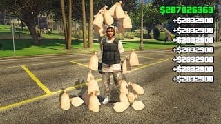 GTA V character surrounded by dropped money bags, +$2,832,900 pickups on screen